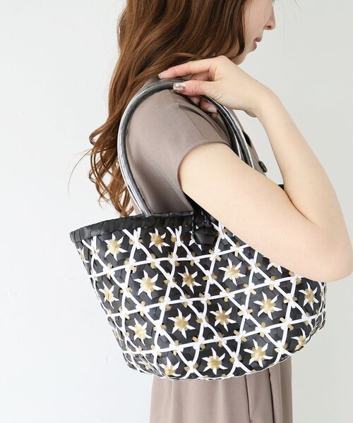 le.coeur blanc（ルクールブラン）の「フラワーモチーフトート（トートバッグ・レディース・ベージュ/ブラック・FREE）」の6枚目の写真