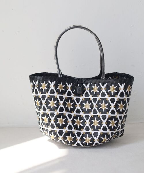 le.coeur blanc（ルクールブラン）の「フラワーモチーフトート（トートバッグ・レディース・ベージュ/ブラック・FREE）」の9枚目の写真