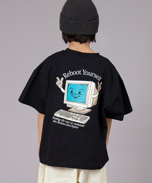 PAIRMANON STREET(ペアマノンストリート)の「【PAIRMANON STREET】オリジナル バック プリント 半袖 Tシャツ(Tシャツ/カットソー・キッズ・ホワイト/イエロー系その他/ベージュ系その他/ピンク系その他/ホワイト系その他2/ホワイト系その他3/ホワイト系その他4/ブラック系その他4/ブラック系その他5/カーキ/ブラック系その他2/ブラック系その他3/ベージュ系その他2/ベージュ系その他3/パープル系その他2/ブラック系その他/ホワイト系その他/イエロー/グリーン系その他/パープル系その他・140/150/160/90/100/110/120/130)」の9枚目の写真