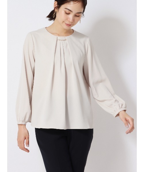 SUIT SQUARE(スーツスクエア)の「ラウンドネックブラウス 長袖 ウォッシャブル NIR+UVカット 無地 メタルパーツ(シャツ/ブラウス・レディース・ピンク系/ブラック系/ホワイト系/グレー系・38(9号)/40(11号))」の4枚目の写真