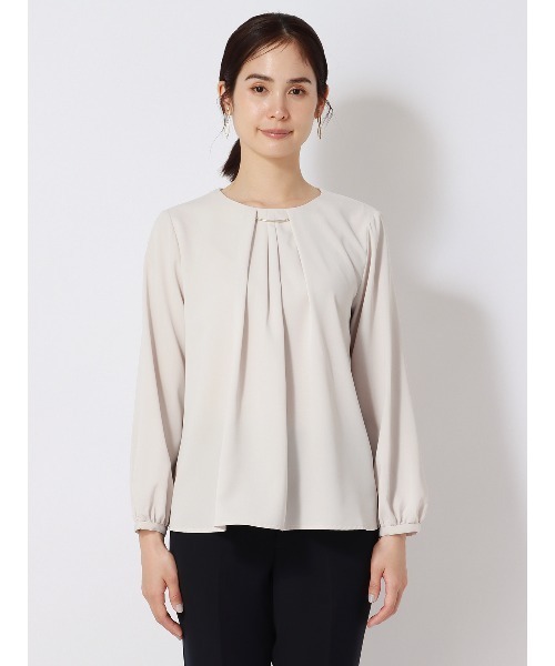 SUIT SQUARE(スーツスクエア)の「ラウンドネックブラウス 長袖 ウォッシャブル NIR+UVカット 無地 メタルパーツ(シャツ/ブラウス・レディース・ピンク系/ブラック系/ホワイト系/グレー系・38(9号)/40(11号))」の6枚目の写真