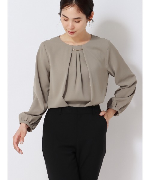 SUIT SQUARE(スーツスクエア)の「ラウンドネックブラウス 長袖 ウォッシャブル NIR+UVカット 無地 メタルパーツ(シャツ/ブラウス・レディース・ピンク系/ブラック系/ホワイト系/グレー系・38(9号)/40(11号))」の17枚目の写真