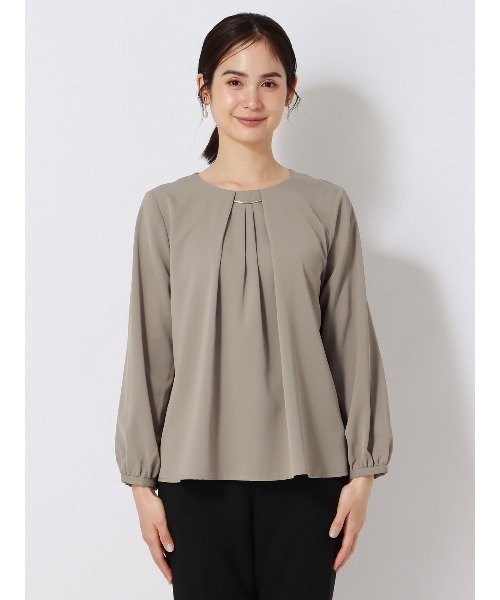 SUIT SQUARE(スーツスクエア)の「ラウンドネックブラウス 長袖 ウォッシャブル NIR+UVカット 無地 メタルパーツ(シャツ/ブラウス・レディース・ピンク系/ブラック系/ホワイト系/グレー系・38(9号)/40(11号))」の18枚目の写真