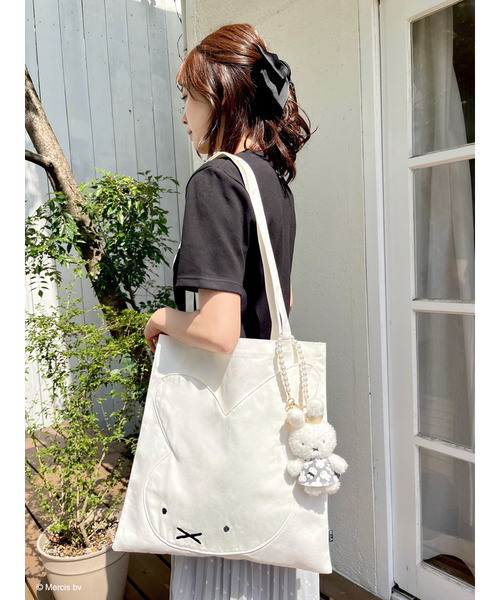 Miffy( ミッフィー)の「miffy ダイカットトートバッグ(トートバッグ・レディース・オフホワイト/ブラウン/ブラック・FREE)」の2枚目の写真