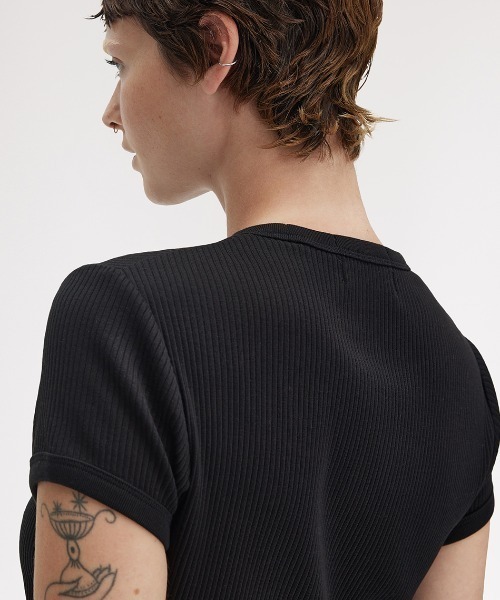 Tシャツ・カットソー FRED PERRY [Amy Winehouse] Rib T-shirt 5FT1993 セール】Amy Winehouse Ribbed T-Shirt／エイミー・ワインハウス