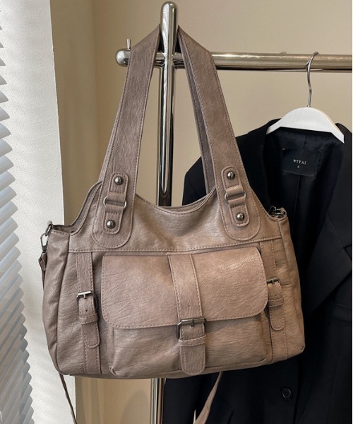 gossip!ロサンゼルス(ゴシップロサンゼルス)の「Y2K風 レトロ アウトポケット ショルダーバッグ 2WAY/A4対応大容量(ショルダーバッグ・レディース・ライトグレー/ワイン/ブラウン/インディゴブルー/グレー/ブラック・FREE)」の21枚目の写真