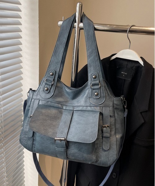 gossip!ロサンゼルス(ゴシップロサンゼルス)の「Y2K風 レトロ アウトポケット ショルダーバッグ 2WAY/A4対応大容量(ショルダーバッグ・レディース・ライトグレー/ワイン/ブラウン/インディゴブルー/グレー/ブラック・FREE)」の9枚目の写真