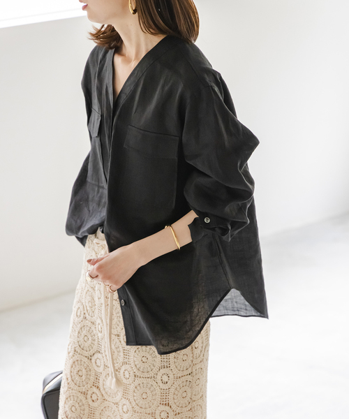 Noble(ノーブル)の「《追加》【洗える】ラミーシアーVカラーシャツ(シャツ/ブラウス・レディース・ブラック/サックスブルー/チャコールグレー/ホワイト・FREE)」の6枚目の写真