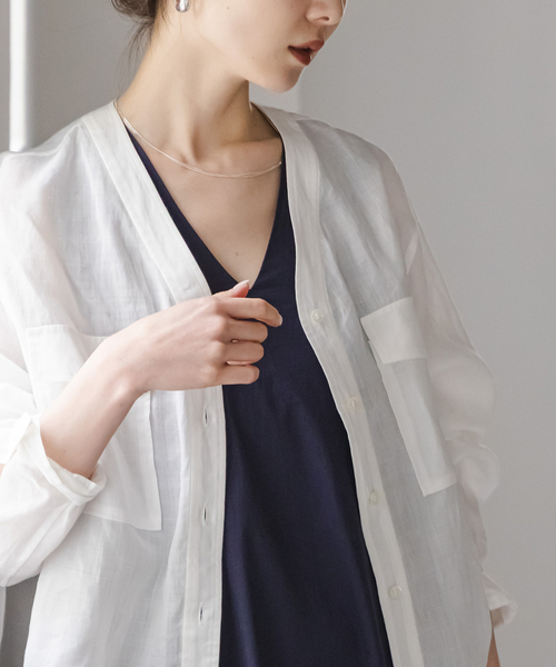 Noble(ノーブル)の「《追加》【洗える】ラミーシアーVカラーシャツ(シャツ/ブラウス・レディース・ブラック/サックスブルー/チャコールグレー/ホワイト・FREE)」の22枚目の写真