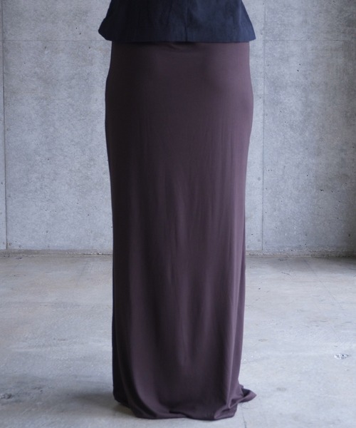 gina tricot（ジーナトリコ）の「Soft touch skirt（スカート・レディース・ダークブラウン・S）」の4枚目の写真