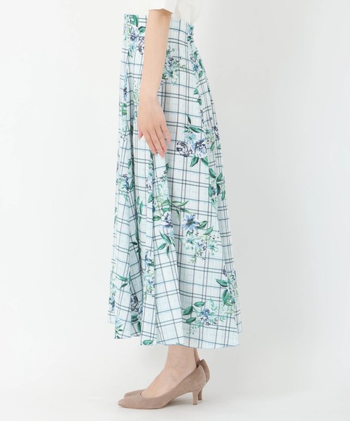 STRAWBERRY-FIELDS(ストロベリーフィールズ)の「ソフトマーメイドプリントスカート(スカート・レディース・ブルー系・2)」の4枚目の写真