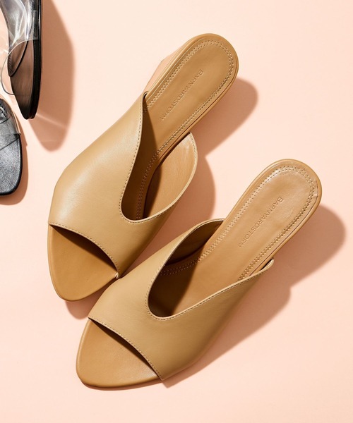 BARNYARDSTORM（バンヤードストーム）の「BARNYARDSTORM / Ｖカットウェッジミュール【一部店舗限定】（サンダル・レディース・ベージュ・37/36/38）」の5枚目の写真