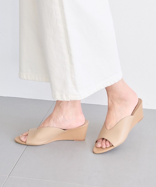 BARNYARDSTORM（バンヤードストーム）の「BARNYARDSTORM / Ｖカットウェッジミュール【一部店舗限定】（サンダル・レディース・ベージュ・37/36/38）」の8枚目の写真