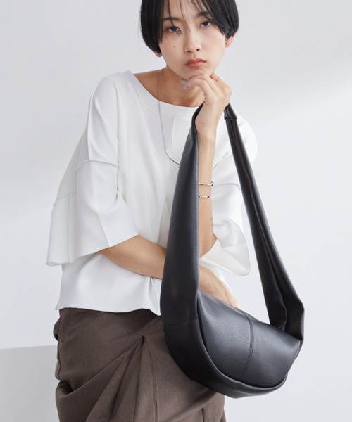 Aunt Marie's(アントマリーズ)の「ハーフムーンフェイクレザーショルダー / ボディバッグ(ショルダーバッグ・レディース・ブラウン/アイボリー/ブラック・FREE)」の16枚目の写真