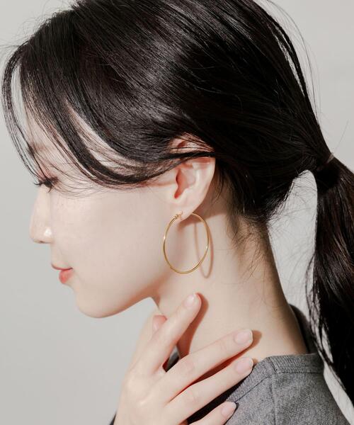 SMELLY（スメリー）の「ステンレスフープピアス 40mm（ピアス（両耳用）・レディース・ゴールド・-）」の4枚目の写真