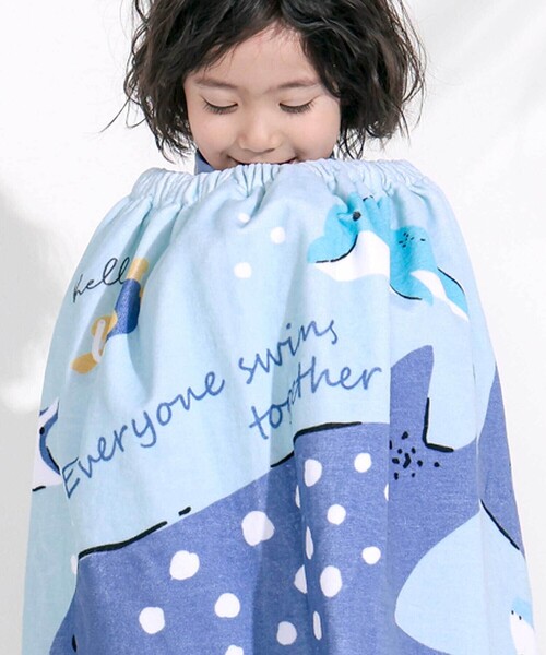 SLAP SLIP（スラップスリップ）の「モチーフプリントラップタオル（スイムグッズ・キッズ・ブルー/オフホワイト/パープル/ピンク・FREE）」の5枚目の写真