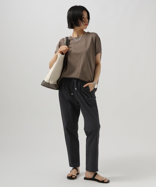 BAYFLOW（ベイフロー）の「[撥水・接触冷感・ドライタッチ]フロストレッチテーパードパンツ（その他パンツ・レディース・ベージュ/ブラック/ブルー・SMALL/MEDIUM）」の17枚目の写真