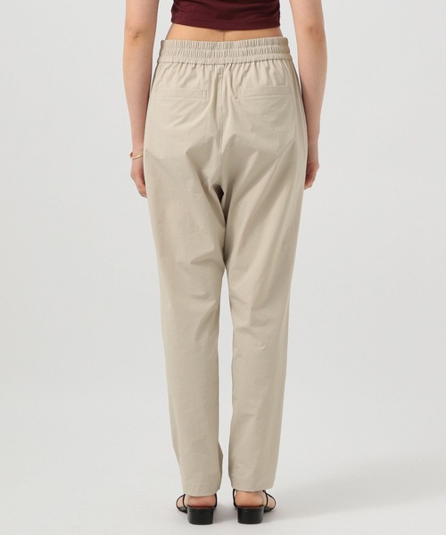 BAYFLOW（ベイフロー）の「[撥水・接触冷感・ドライタッチ]フロストレッチテーパードパンツ（その他パンツ・レディース・ベージュ/ブラック/ブルー・SMALL/MEDIUM）」の11枚目の写真