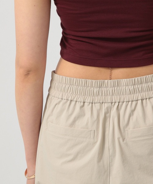 BAYFLOW（ベイフロー）の「[撥水・接触冷感・ドライタッチ]フロストレッチテーパードパンツ（その他パンツ・レディース・ベージュ/ブラック/ブルー・SMALL/MEDIUM）」の7枚目の写真