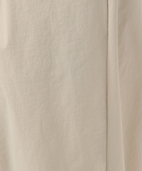 BAYFLOW（ベイフロー）の「[撥水・接触冷感・ドライタッチ]フロストレッチテーパードパンツ（その他パンツ・レディース・ベージュ/ブラック/ブルー・SMALL/MEDIUM）」の4枚目の写真