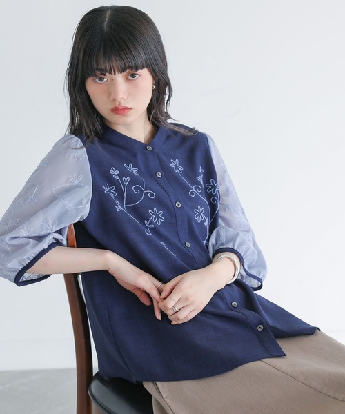 somari imagination(ソマリ イマジネーション)の「シアースリーブ刺繍ブラウス(シャツ/ブラウス・レディース・ライトベージュ/ネイビー・2/1)」の1枚目の写真