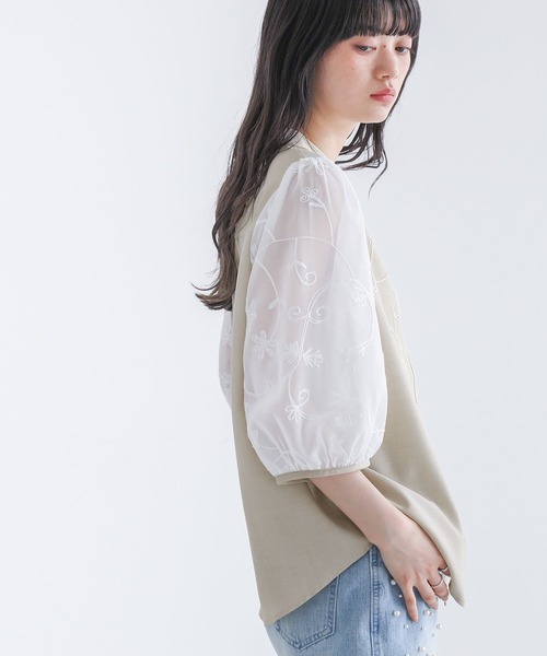 somari imagination(ソマリ イマジネーション)の「シアースリーブ刺繍ブラウス(シャツ/ブラウス・レディース・ライトベージュ/ネイビー・2/1)」の8枚目の写真