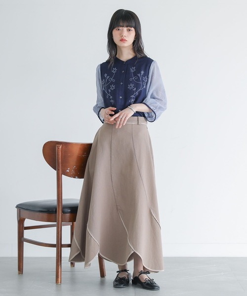 somari imagination(ソマリ イマジネーション)の「シアースリーブ刺繍ブラウス(シャツ/ブラウス・レディース・ライトベージュ/ネイビー・2/1)」の18枚目の写真