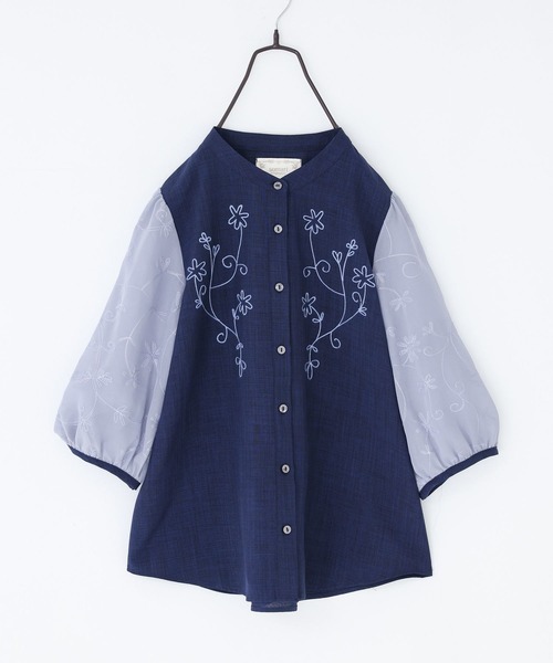 somari imagination(ソマリ イマジネーション)の「シアースリーブ刺繍ブラウス(シャツ/ブラウス・レディース・ライトベージュ/ネイビー・2/1)」の4枚目の写真