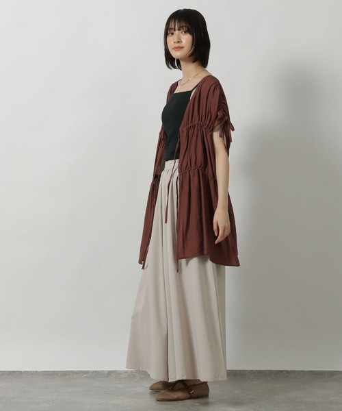 LAKOLE（ラコレ）の「シャーリングチュニックブラウス / 499167（シャツ/ブラウス・レディース・ブラウン/イエロー/ブラック・FREE）」の7枚目の写真