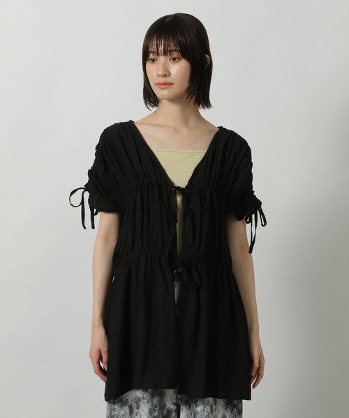 LAKOLE（ラコレ）の「シャーリングチュニックブラウス / 499167（シャツ/ブラウス・レディース・ブラウン/イエロー/ブラック・FREE）」の18枚目の写真