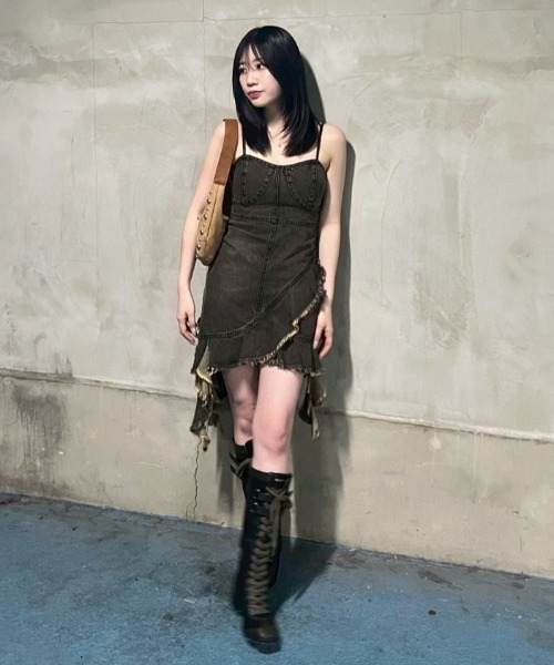 ACLENT（アクレント）の「フリルダメージデニムミニワンピース（ワンピース・レディース・ブルー/ブラック・SMALL/MEDIUM）」の17枚目の写真