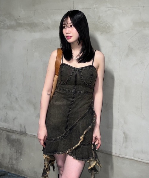 ACLENT（アクレント）の「フリルダメージデニムミニワンピース（ワンピース・レディース・ブルー/ブラック・SMALL/MEDIUM）」の16枚目の写真