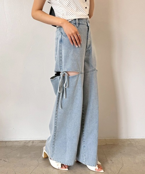 one after another NICE CLAUP（ワンアフターアナザーナイスクラップ）の「SSサイズ追加【ウエストサイズ調整可能】カットアウトリボンワイドデニムパンツ／SMサイズ（デニムパンツ・レディース・ライトブルー/ブルー系その他/ブラック・SMALL/MEDIUM/X-SMALL）」の6枚目の写真