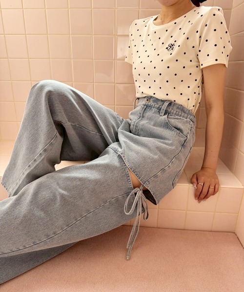 one after another NICE CLAUP（ワンアフターアナザーナイスクラップ）の「SSサイズ追加【ウエストサイズ調整可能】カットアウトリボンワイドデニムパンツ／SMサイズ（デニムパンツ・レディース・ライトブルー/ブルー系その他/ブラック・SMALL/MEDIUM/X-SMALL）」の11枚目の写真