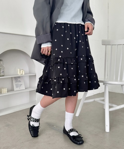 SOLLON.（ソルロン）の「ドットフリルティアードミディスカート