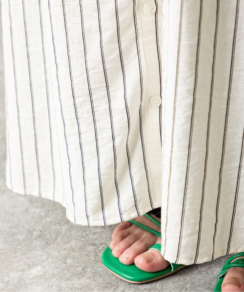 MILLION CARATS(ミリオンカラッツ)の「羽織れる2WAYが嬉しい!ゆるっと抜け感のある着こなしに。洒落感たっぷりのビスチェ風シャーリングシャツワンピ(ワンピース・レディース・ピンク/ブルー/オフホワイト・FREE)」の11枚目の写真