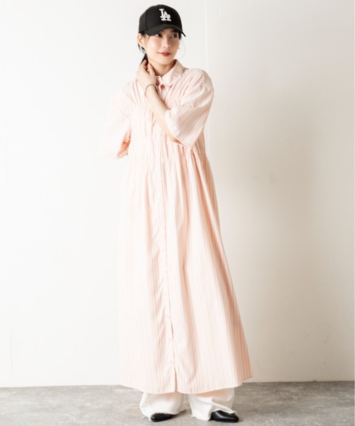 MILLION CARATS(ミリオンカラッツ)の「羽織れる2WAYが嬉しい!ゆるっと抜け感のある着こなしに。洒落感たっぷりのビスチェ風シャーリングシャツワンピ(ワンピース・レディース・ピンク/ブルー/オフホワイト・FREE)」の19枚目の写真