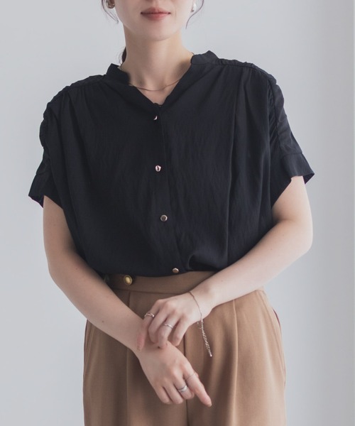 Mac-House(マックハウス)の「Idnes スキッパーシアーブラウス(シャツ/ブラウス・レディース・ブラック/ベージュ/ブルー・M)」の16枚目の写真