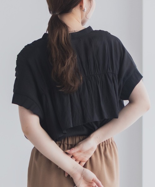 Mac-House(マックハウス)の「Idnes スキッパーシアーブラウス(シャツ/ブラウス・レディース・ブラック/ベージュ/ブルー・M)」の4枚目の写真