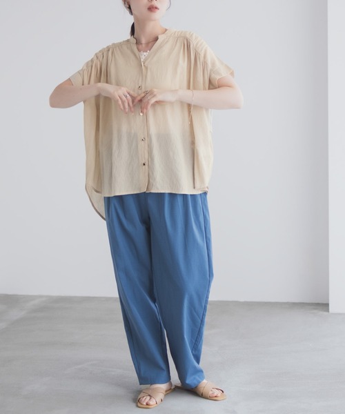 Mac-House(マックハウス)の「Idnes スキッパーシアーブラウス(シャツ/ブラウス・レディース・ブラック/ベージュ/ブルー・M)」の5枚目の写真