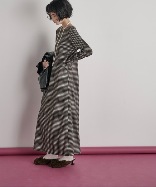 THE YOn（ザヨン）の「フィンガーホールチェックワンピース（ワンピース・レディース・ブラウン/ブラック・FREE）」の21枚目の写真