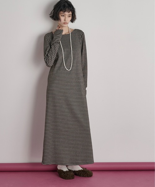 THE YOn（ザヨン）の「フィンガーホールチェックワンピース（ワンピース・レディース・ブラウン/ブラック・FREE）」の6枚目の写真