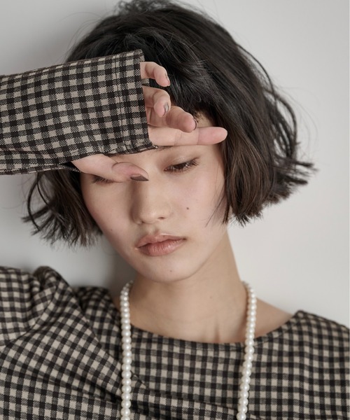 THE YOn（ザヨン）の「フィンガーホールチェックワンピース（ワンピース・レディース・ブラウン/ブラック・FREE）」の13枚目の写真