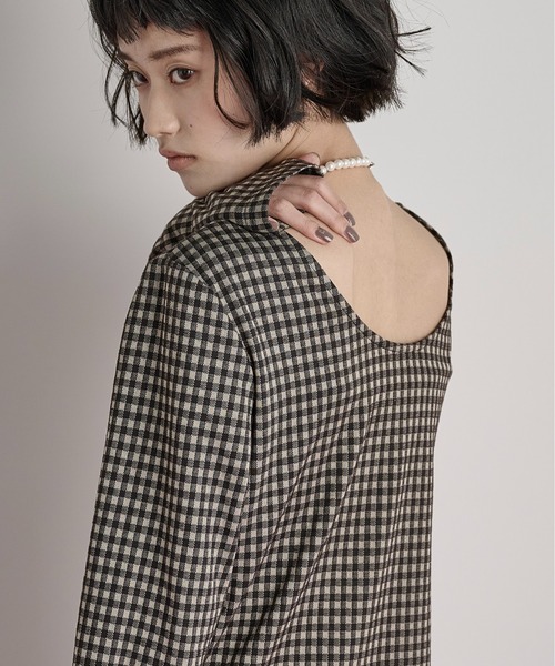 THE YOn（ザヨン）の「フィンガーホールチェックワンピース（ワンピース・レディース・ブラウン/ブラック・FREE）」の14枚目の写真