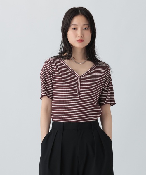 LEPSIM(レプシィム)の「テレコヘンリーネック5分袖 579278(Tシャツ/カットソー・レディース・ブラック/ブラウン/ブラック×ホワイト・FREE)」の1枚目の写真