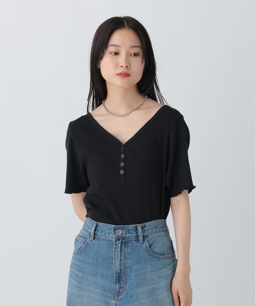 LEPSIM(レプシィム)の「テレコヘンリーネック5分袖 579278(Tシャツ/カットソー・レディース・ブラック/ブラウン/ブラック×ホワイト・FREE)」の4枚目の写真