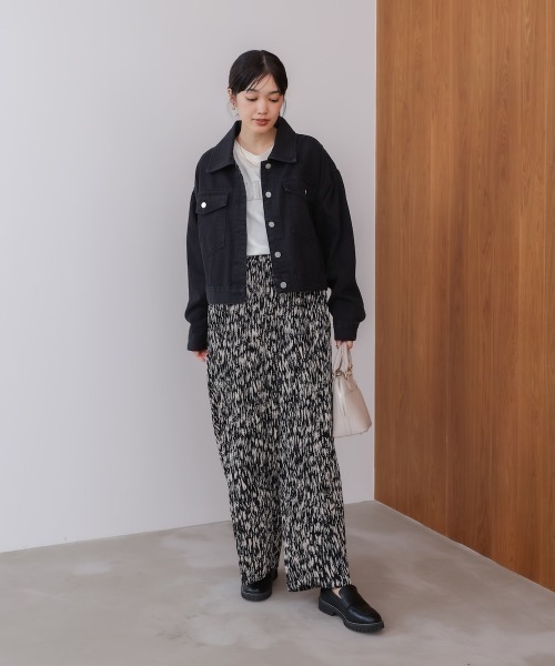 Bou Jeloud(ブージュルード)の「ショート丈デニムジャケット(デニムジャケット・レディース・ブラック/ライトブルー/ブルー・FREE)」の14枚目の写真