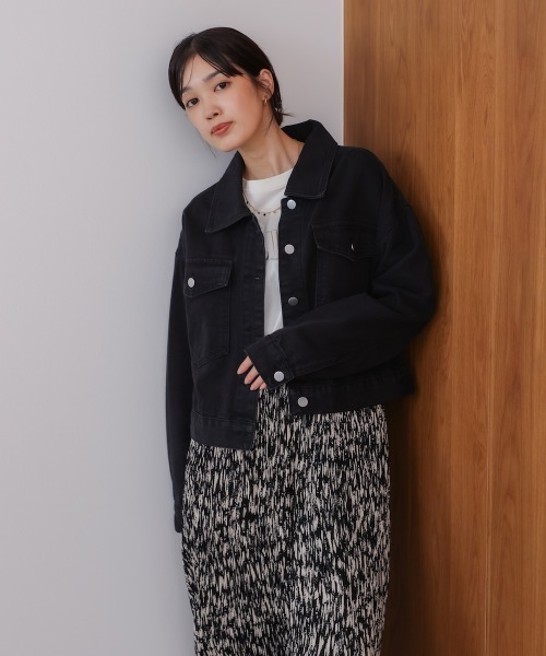 Bou Jeloud(ブージュルード)の「ショート丈デニムジャケット(デニムジャケット・レディース・ブラック/ライトブルー/ブルー・FREE)」の15枚目の写真