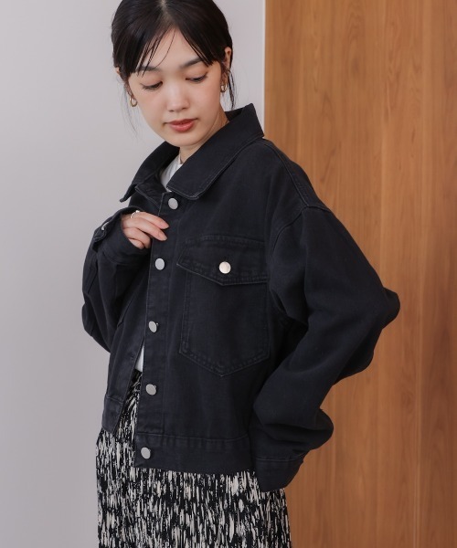 Bou Jeloud(ブージュルード)の「ショート丈デニムジャケット(デニムジャケット・レディース・ブラック/ライトブルー/ブルー・FREE)」の16枚目の写真