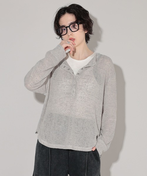 GEORGE'S(ジョージズ)の「シアーヘンリープルオーバー(Tシャツ/カットソー・レディース・ブラック/ブラウン/グレー・SMALL/MEDIUM)」の1枚目の写真